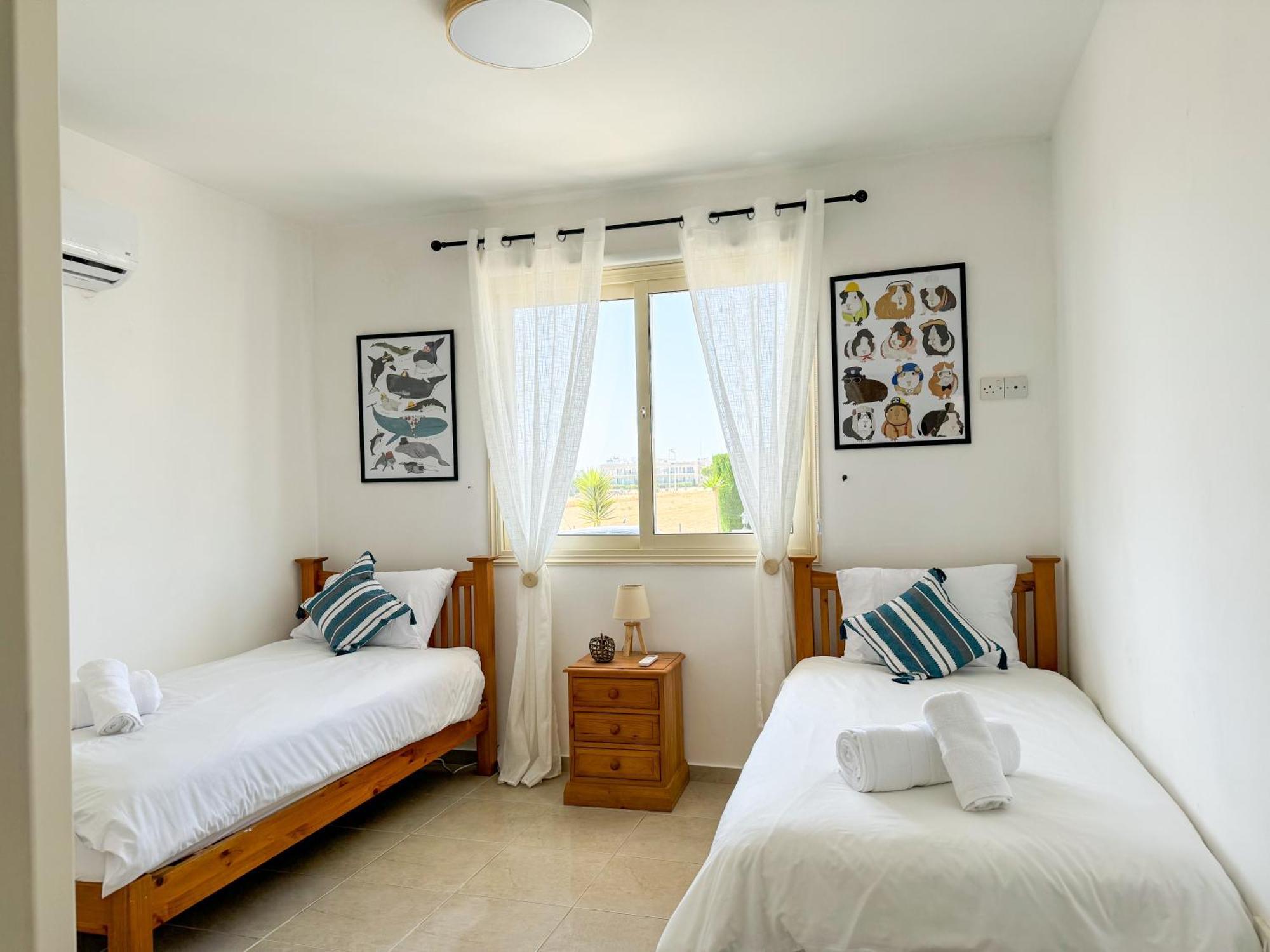 Royal-Seacrest Oasis, Pool-Side Paphos Exterior foto