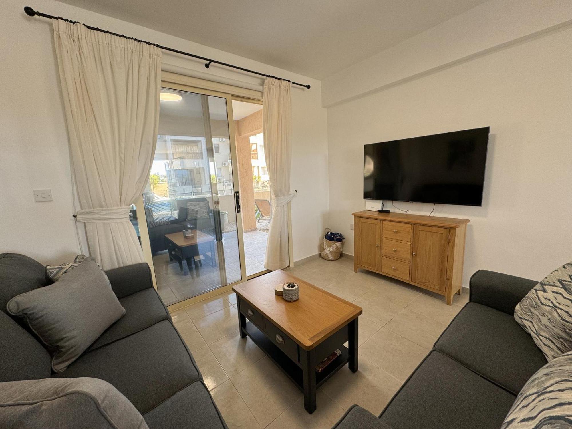 Royal-Seacrest Oasis, Pool-Side Paphos Exterior foto