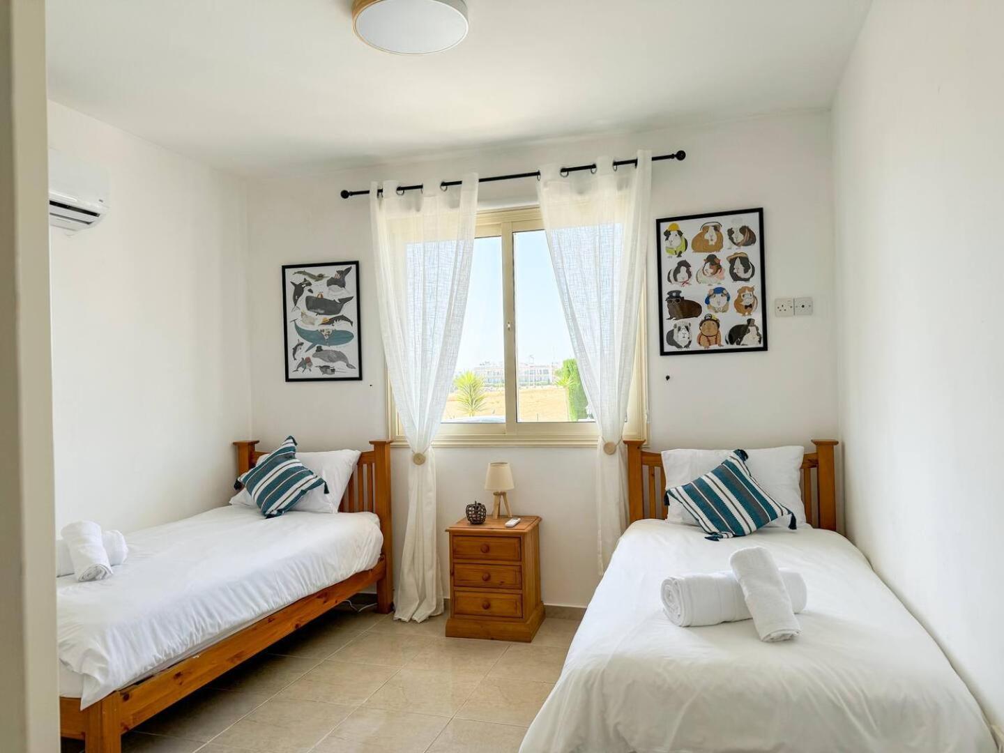Royal-Seacrest Oasis, Pool-Side Paphos Exterior foto